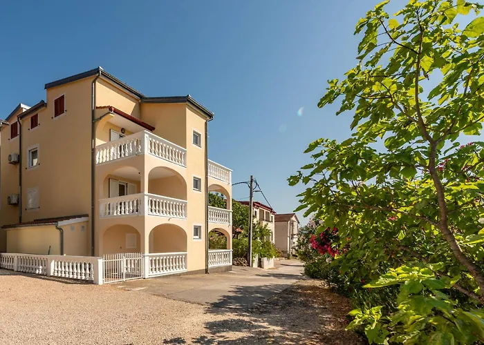 1 Bedroom Amazing In Селине